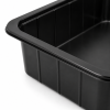 Close-up van de lege PP 1/2 gastro thermo schaal zwart 325 x 265 x 100 mm vanuit een alternatieve hoek, met focus op de brede rand, zijwand en stevige kunststof afwerking op witte achtergrond.