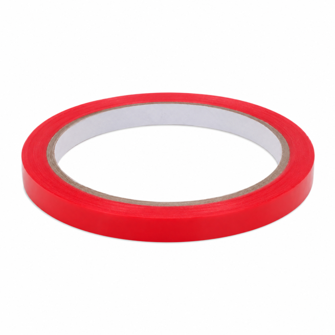 Rood PVC sluit tape op rol met een breedte van 9 mm en lengte van 66 meter, productfoto op witte achtergrond.